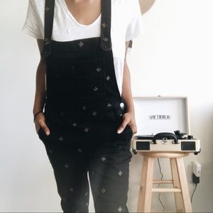 CUTE FREE PEOPLE OVERALLS ✨ SIZE: 2 (26)